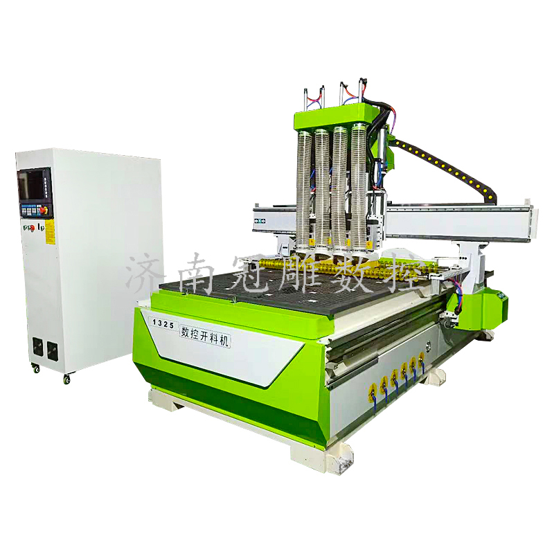 新款 四工序数控开料机(带压辊) 新款 四工序数控开料机(带压辊)